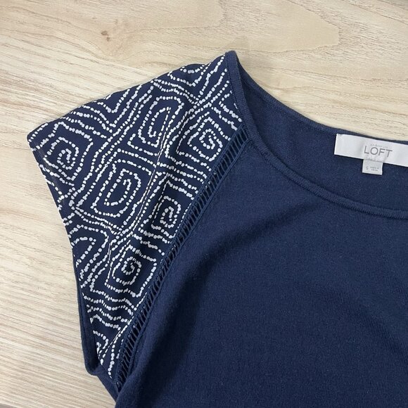 LOFT Blouse Size Small Navy Blue Mixed Media Print Silk Blend Skirted Hem 70288 - Picture 4 of 9